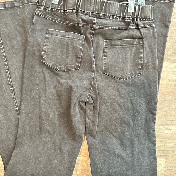 New never worn Elastic Waist Pant - Picture 4 of 4